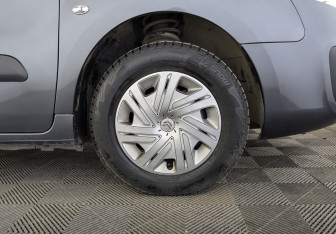 Подержанный автомобиль Citroen Berlingo 2021 года (12 фото)