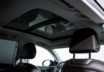 Подержанный автомобиль Audi Q8 2019 года (17 фото)