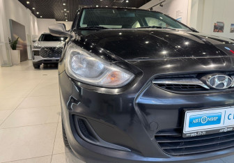 Подержанный автомобиль Hyundai Solaris Sedan 2013 года (8 фото)