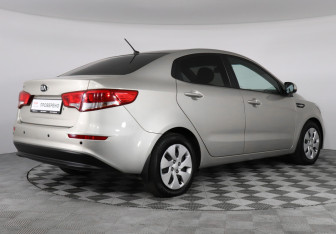 Подержанный автомобиль Kia Rio Sedan 2015 года (5 фото)