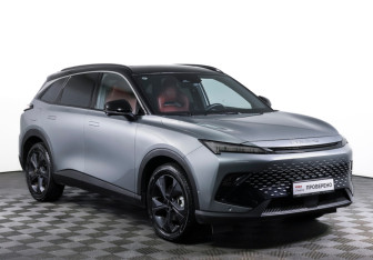 Подержанный автомобиль BAIC X55 2023 года (3 фото)