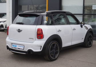 Подержанный автомобиль MINI Countryman 2011 года (5 фото)