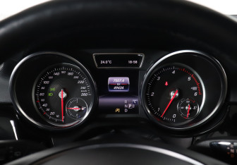 Подержанный автомобиль Mercedes-Benz GLE 2018 года (11 фото)