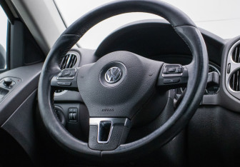 Подержанный автомобиль Volkswagen Tiguan 2011 года (15 фото)