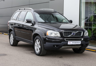 Подержанный автомобиль Volvo XC90 2011 года (3 фото)