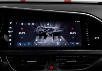 Подержанный автомобиль Geely Tugella 2023 года (16 фото)