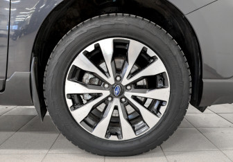 Подержанный автомобиль Subaru Outback Wagon 2015 года (18 фото)