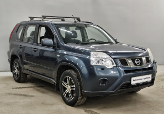 Подержанный автомобиль Nissan X-Trail 2012 года (3 фото)