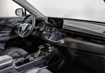 Подержанный автомобиль Москвич 3 2023 года (12 фото)