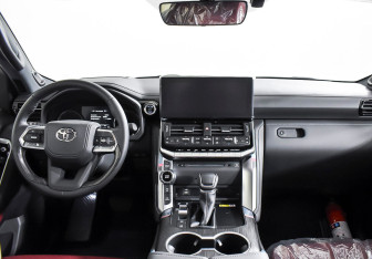 Подержанный автомобиль Toyota Land Cruiser Suv 2021 года (11 фото)