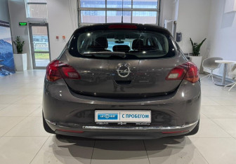 Подержанный автомобиль Opel Astra Hatchback 2013 года (5 фото)