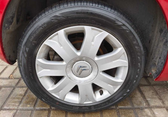 Подержанный автомобиль Citroen C4 Hatchback 2010 года (13 фото)