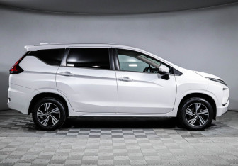 Подержанный автомобиль Mitsubishi Xpander 2021 года (4 фото)