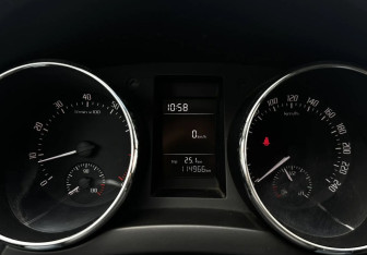 Подержанный автомобиль Skoda Yeti 2016 года (12 фото)