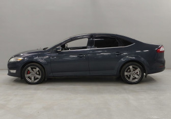 Подержанный автомобиль Ford Mondeo Sedan 2013 года (8 фото)