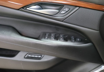 Подержанный автомобиль Cadillac Escalade Suv 2015 года (19 фото)