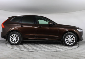 Подержанный автомобиль Volvo XC60 2021 года (4 фото)