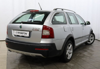 Подержанный автомобиль Skoda Octavia Wagon 2012 года (4 фото)