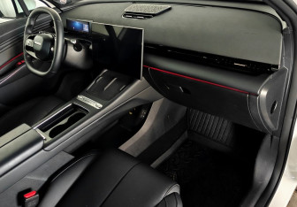 Подержанный автомобиль Omoda C7 2025 года (10 фото)
