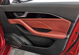 Подержанный автомобиль FAW Bestune B70 2023 года (24 фото)