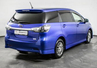 Подержанный автомобиль Toyota Wish Minivan 2014 года (5 фото)