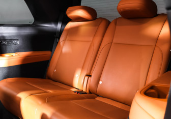 Подержанный автомобиль LiXiang L9 2023 года (13 фото)