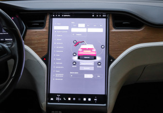 Подержанный автомобиль Tesla Model X 2019 года (13 фото)