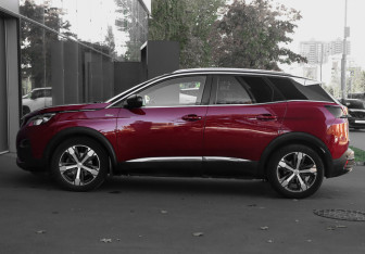 Подержанный автомобиль Peugeot 3008 2018 года (4 фото)
