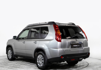 Подержанный автомобиль Nissan X-Trail 2008 года (5 фото)