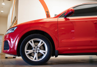 Подержанный автомобиль Audi Q3 2015 года (33 фото)