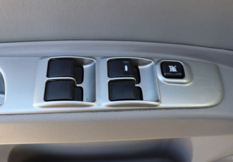 Подержанный автомобиль Mitsubishi Pajero Sport 2015 года (11 фото)