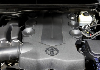 Подержанный автомобиль Toyota Land Cruiser Prado 2013 года (9 фото)