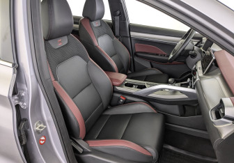 Подержанный автомобиль Geely Coolray 2023 года (24 фото)