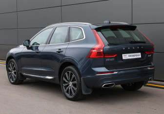 Подержанный автомобиль Volvo XC60 2019 года (7 фото)