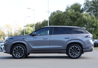 Подержанный автомобиль Jaecoo J8 2024 года (8 фото)