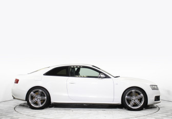 Подержанный автомобиль Audi S5 Coupe 2010 года (4 фото)