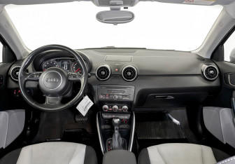 Подержанный автомобиль Audi A1 2012 года (14 фото)