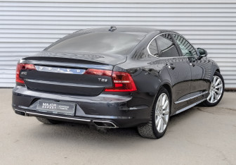 Подержанный автомобиль Volvo S90 2017 года (5 фото)
