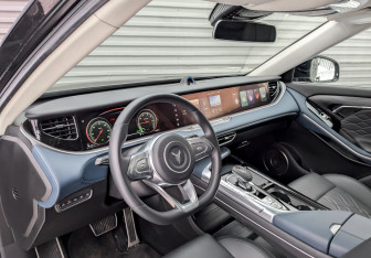 Подержанный автомобиль Voyah Free 2022 года (16 фото)