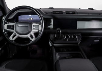 Подержанный автомобиль Land Rover Defender Suv 2021 года (12 фото)
