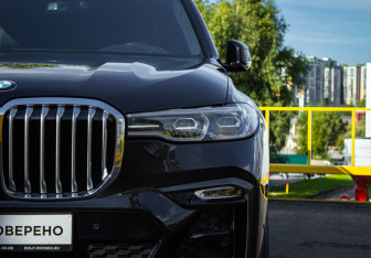 Подержанный автомобиль BMW X7 2020 года (14 фото)