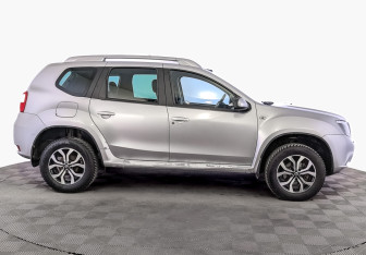 Подержанный автомобиль Nissan Terrano 2014 года (4 фото)