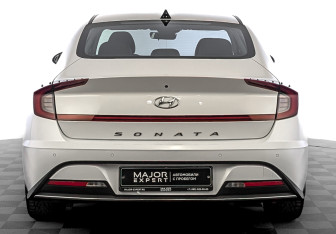 Подержанный автомобиль Hyundai Sonata 2020 года (6 фото)