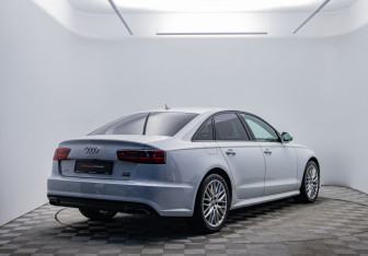 Подержанный автомобиль Audi A6 Sedan 2017 года (5 фото)