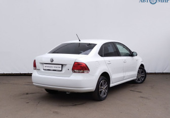 Подержанный автомобиль Volkswagen Polo Sedan 2014 года (5 фото)
