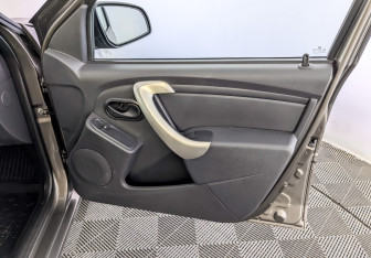 Подержанный автомобиль LADA (ВАЗ) Largus Wagon 2025 года (24 фото)