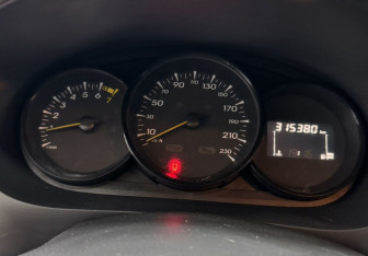 Подержанный автомобиль Renault Fluence 2010 года (17 фото)