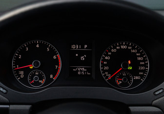 Подержанный автомобиль Volkswagen Jetta Sedan 2012 года (17 фото)