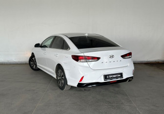 Подержанный автомобиль Hyundai Sonata 2018 года (4 фото)