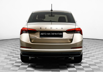 Подержанный автомобиль Skoda Rapid Liftback 2021 года (6 фото)